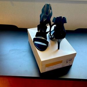 Black shoe Stretch stripe